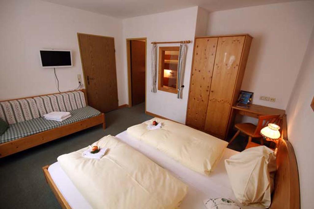Hotel Almdorf Tonnerhuette à Mühlen Extérieur photo
