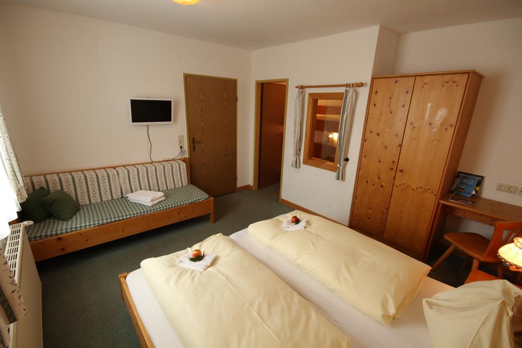 Hotel Almdorf Tonnerhuette à Mühlen Extérieur photo